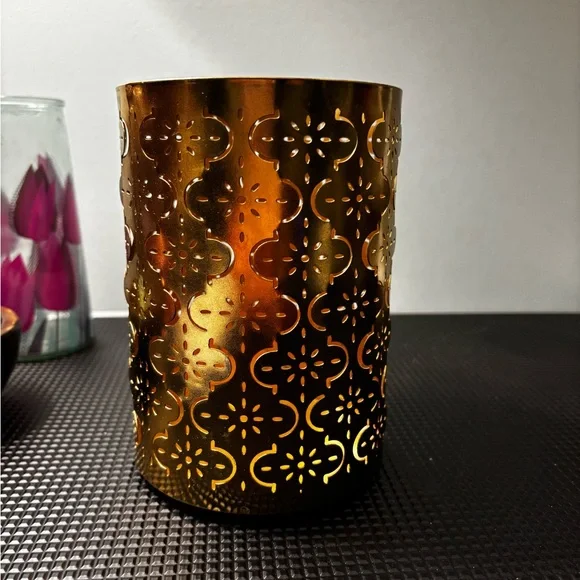 Gold Metal Candle Holder - Picture 1 of 6